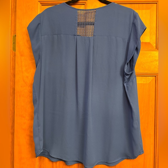 Daniel Rainn Estefan Lace Detail Split Neck Blouse - Picture 4 of 4